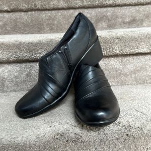 Clarks Leather Genette Curve Shoes